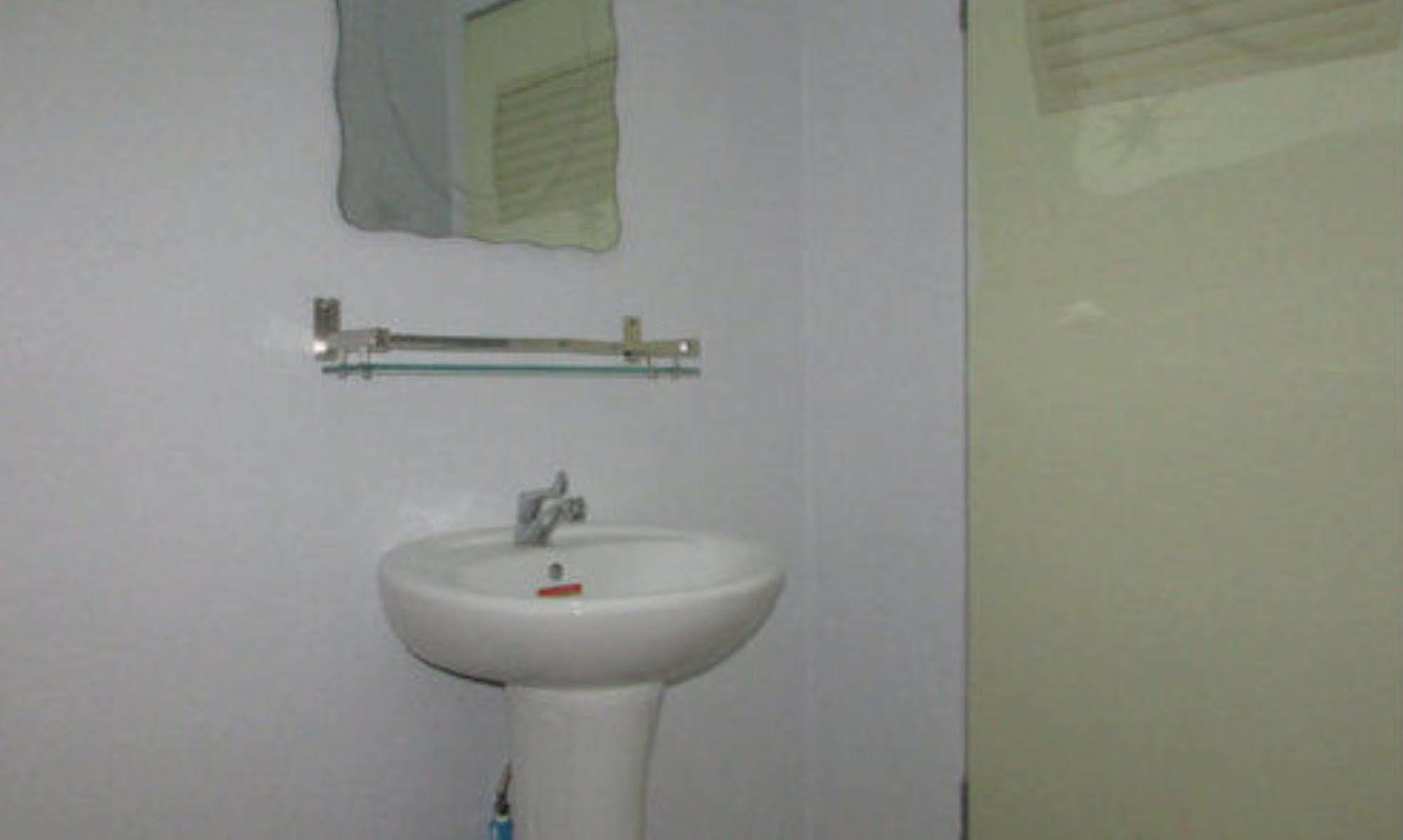 Manita Anna Guesthouse Jullyanna Before Сиханоуквил Екстериор снимка